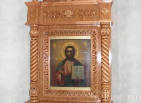 Киот настенный резной - резьба по дереву, тонировка. Никольский храм г.Наро-Фоминск Киот настенный резной - резьба по дереву, тонировка. Никольский храм г.Наро-Фоминск